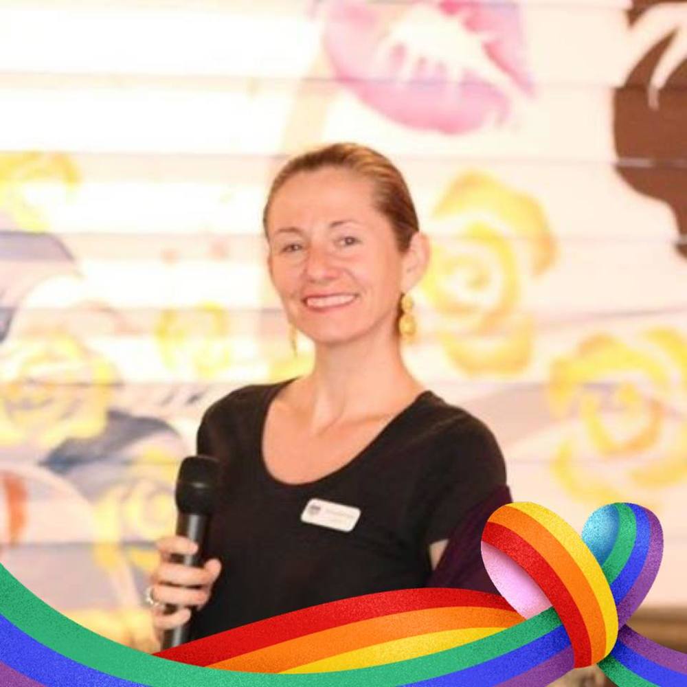 Meet your Posher, Paola